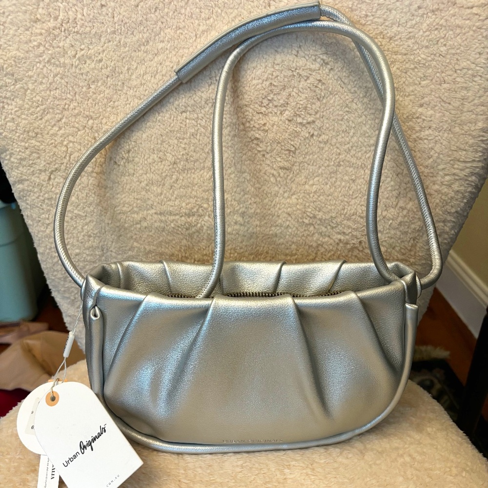NWT Urban Originals Silver Adjustable Crossbody or Shoulder Bag from Australia
